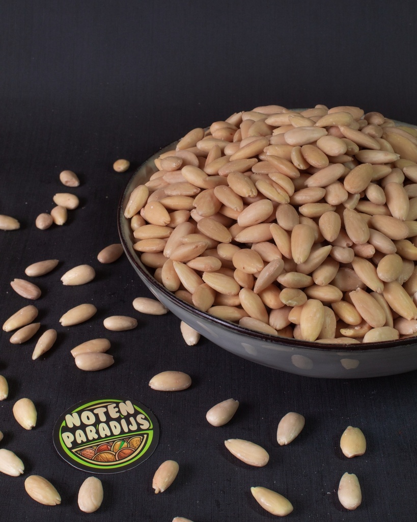 Badem İçi Beyaz Çiğ